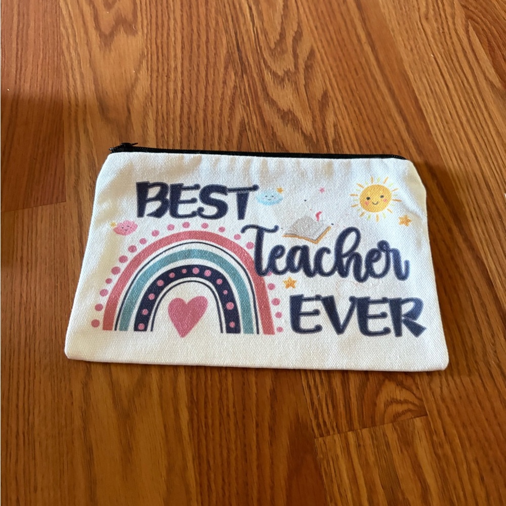 Best Teacher Ever 5 Pouch with Keychains - Picture 5 of 8